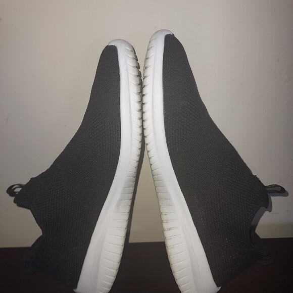 Skechers Womens Knit Sneakers 10M Slip Ons Ultra Flex First Comfort Black White - Picture 10 of 13